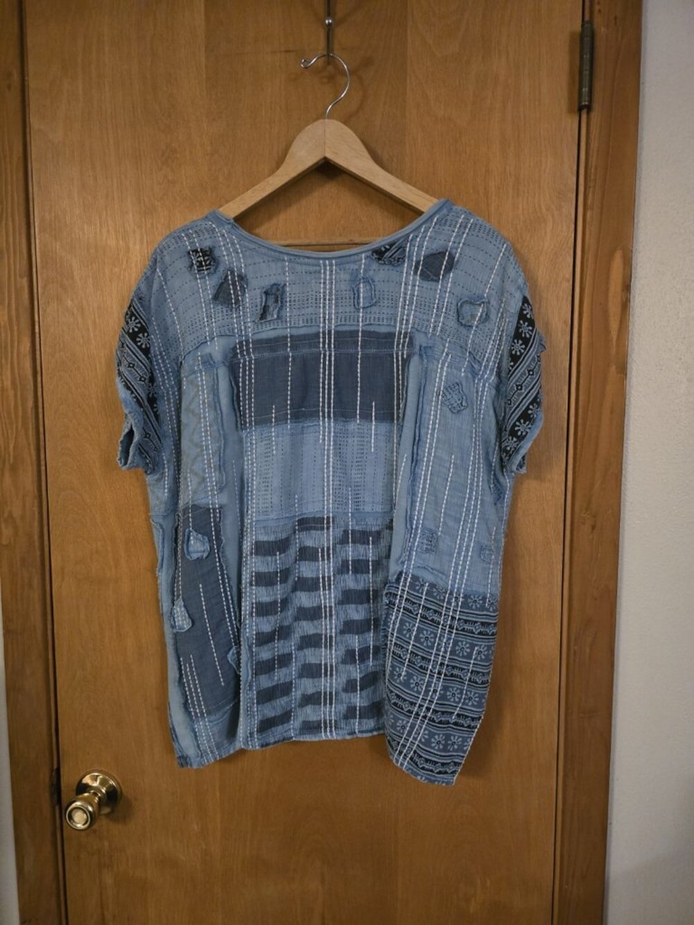 Free People Patch Me Up Tee Women's Large Blue EUC - Picture 4 of 5